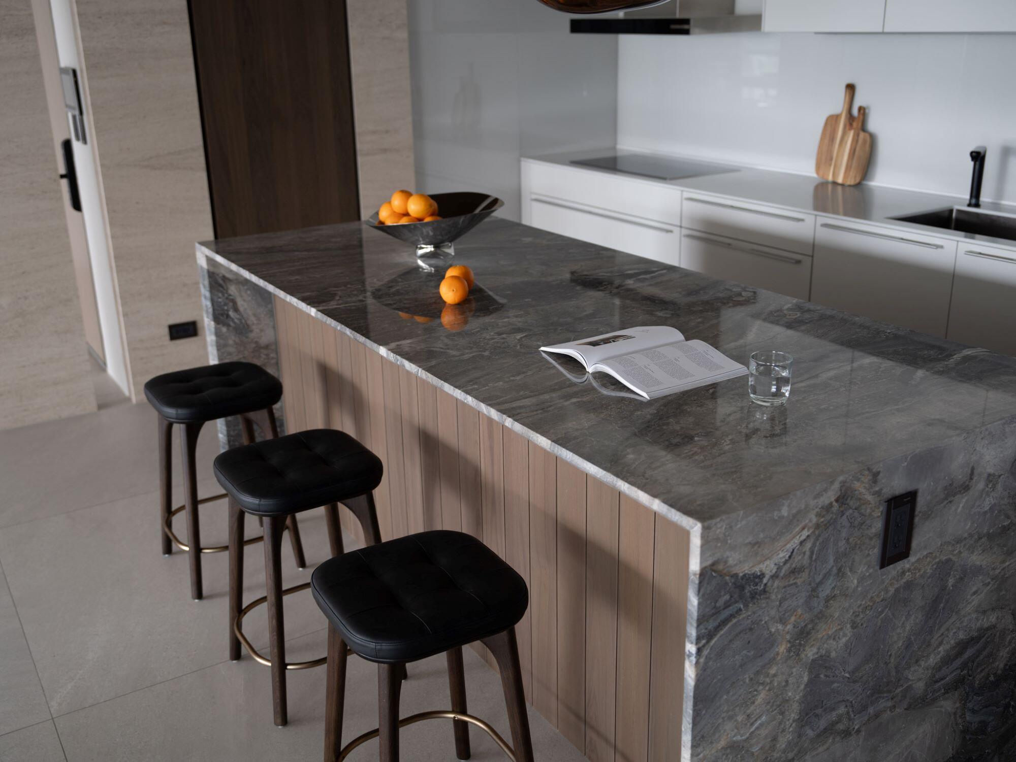 Central island kitchen aesthetics, a ritual world that activates life