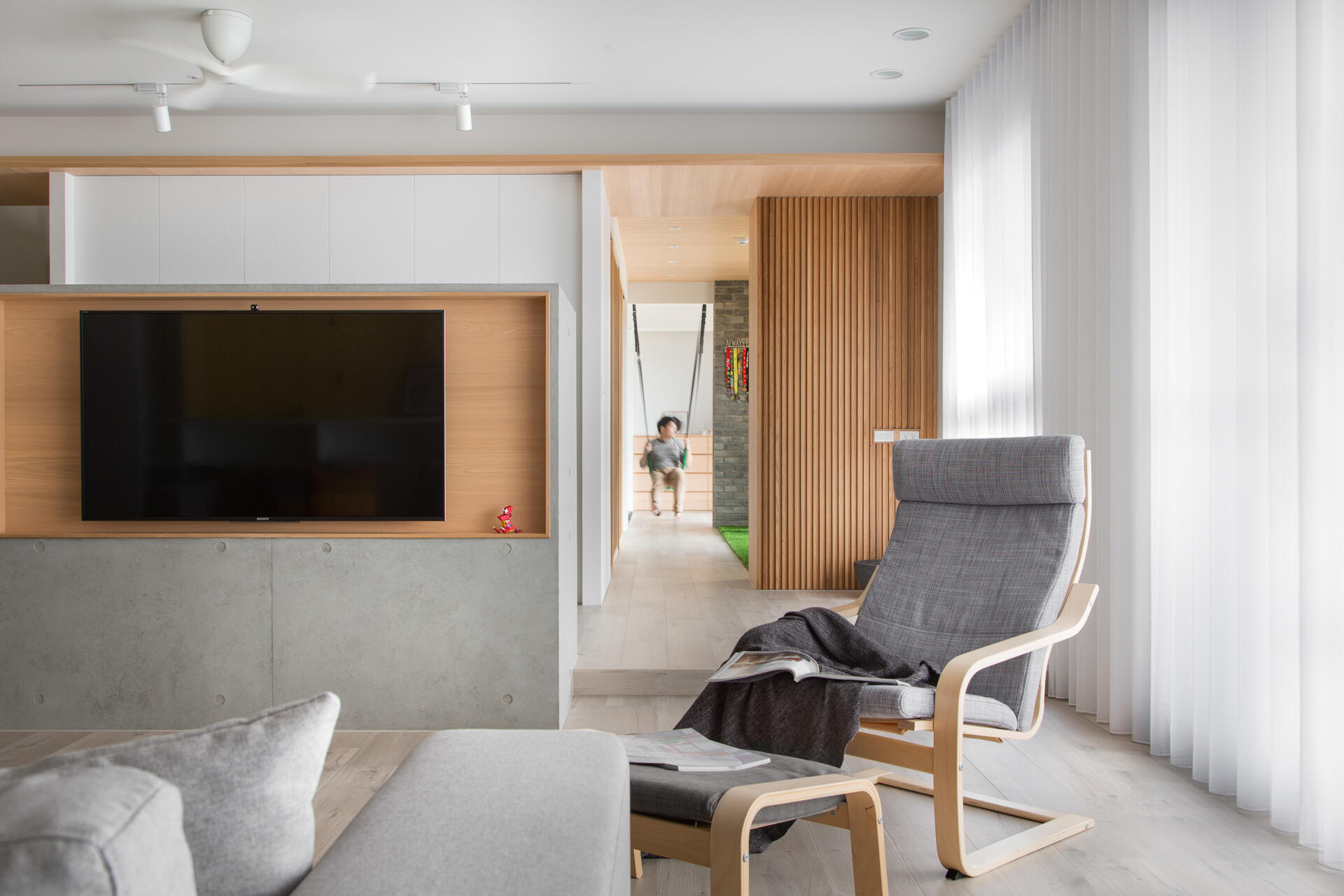 自然童趣．木質清水模盪鞦韆空間